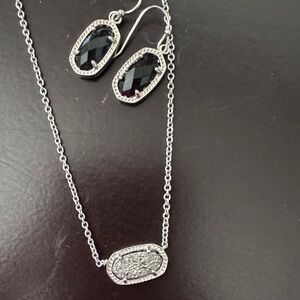 Faux Kendra Scott necklace and earrings